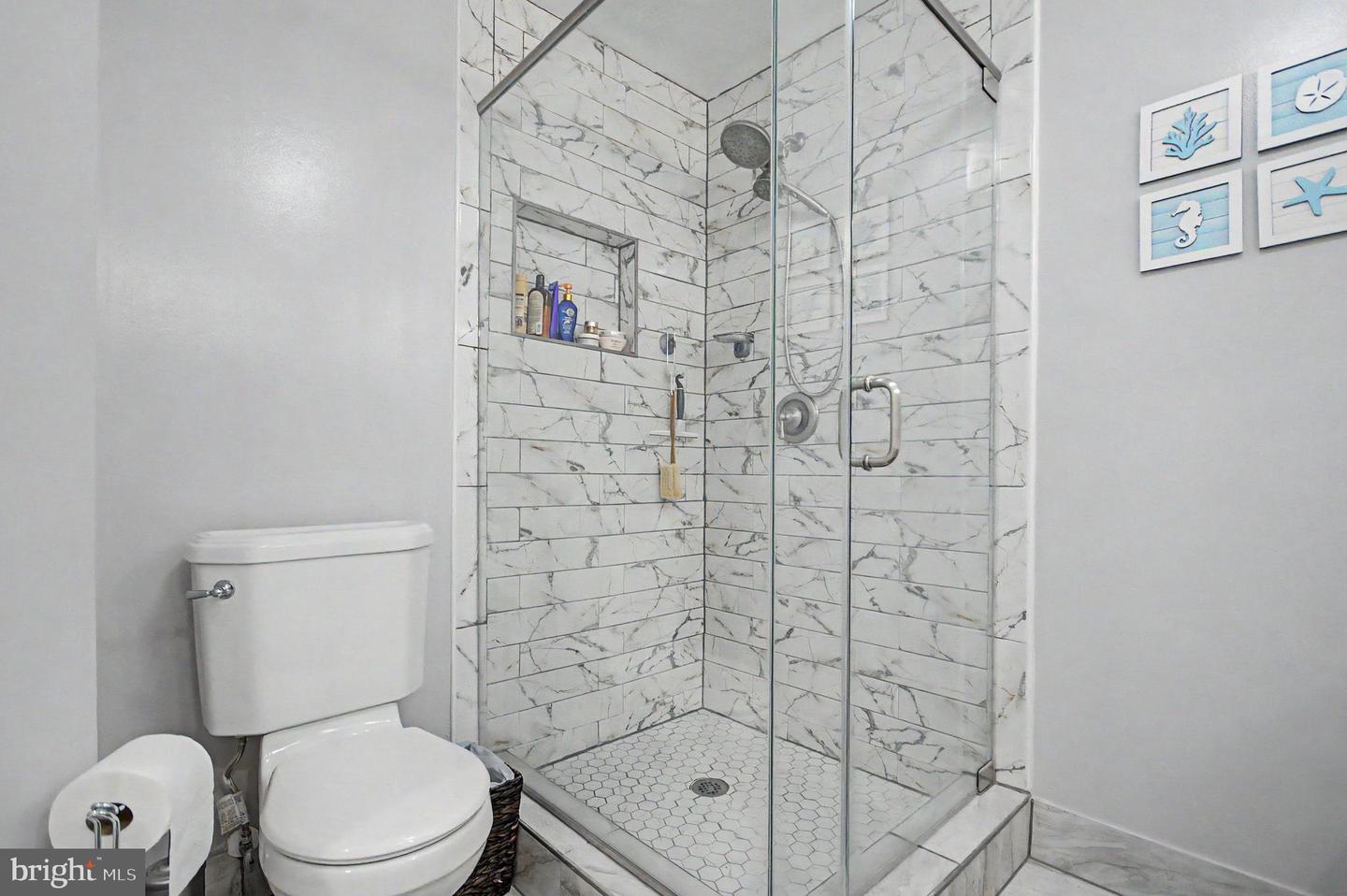 402 Fair Hill Ct Property Photo 36