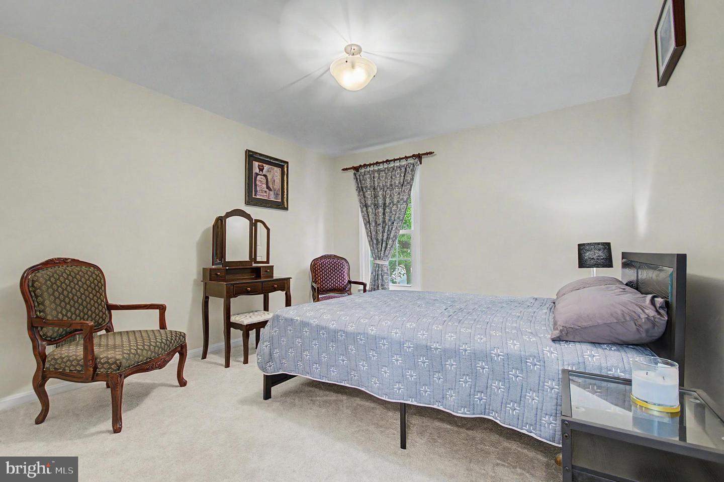 402 Fair Hill Ct Property Photo 42