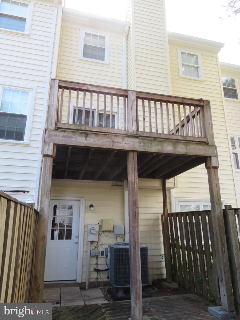 1602 W Bancroft Ln Property Photo 4