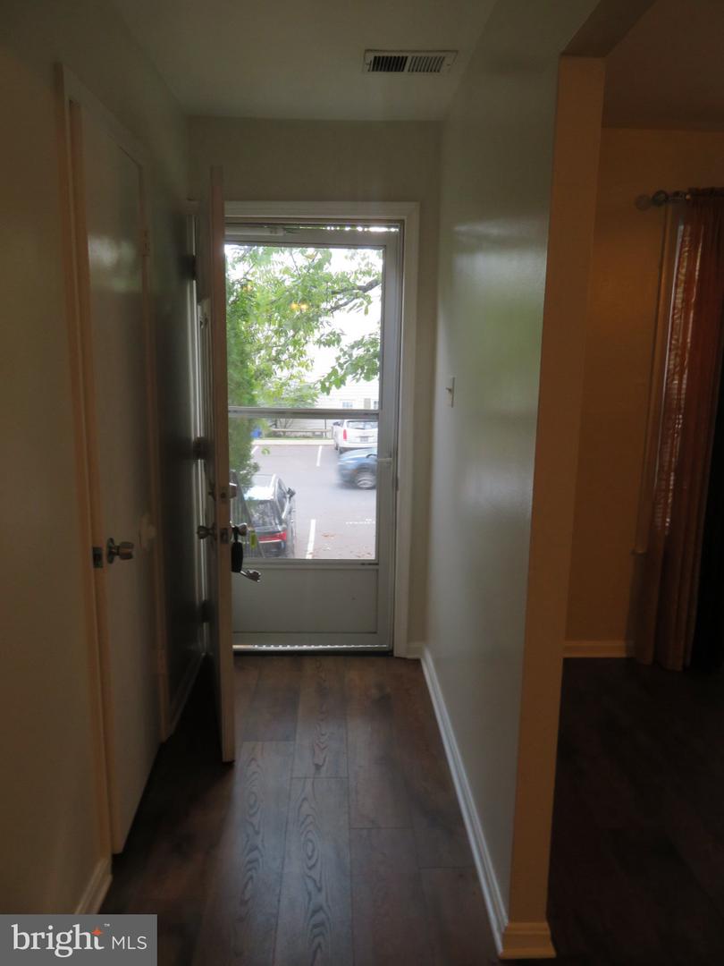 1602 W Bancroft Ln Property Photo 7