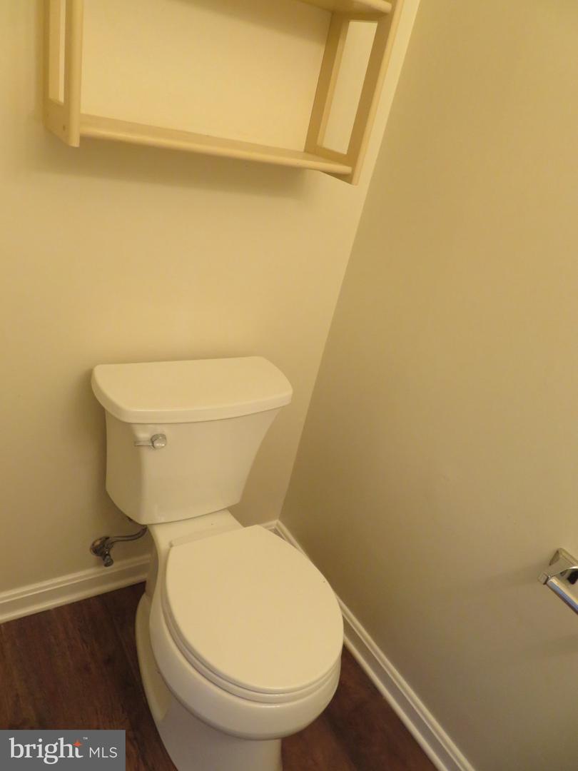 1602 W Bancroft Ln Property Photo 9