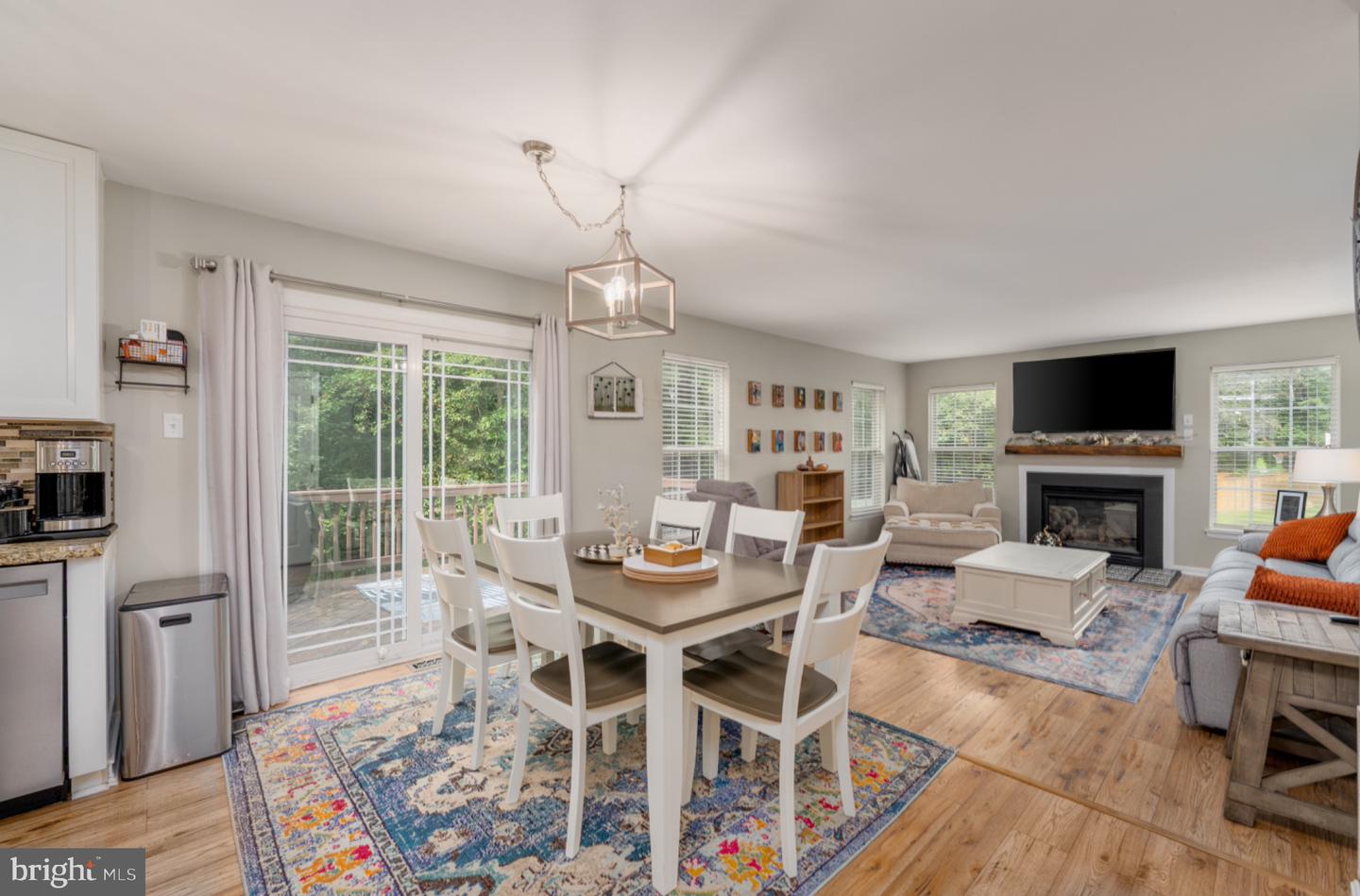 309 Arlington Ct Property Photo 5