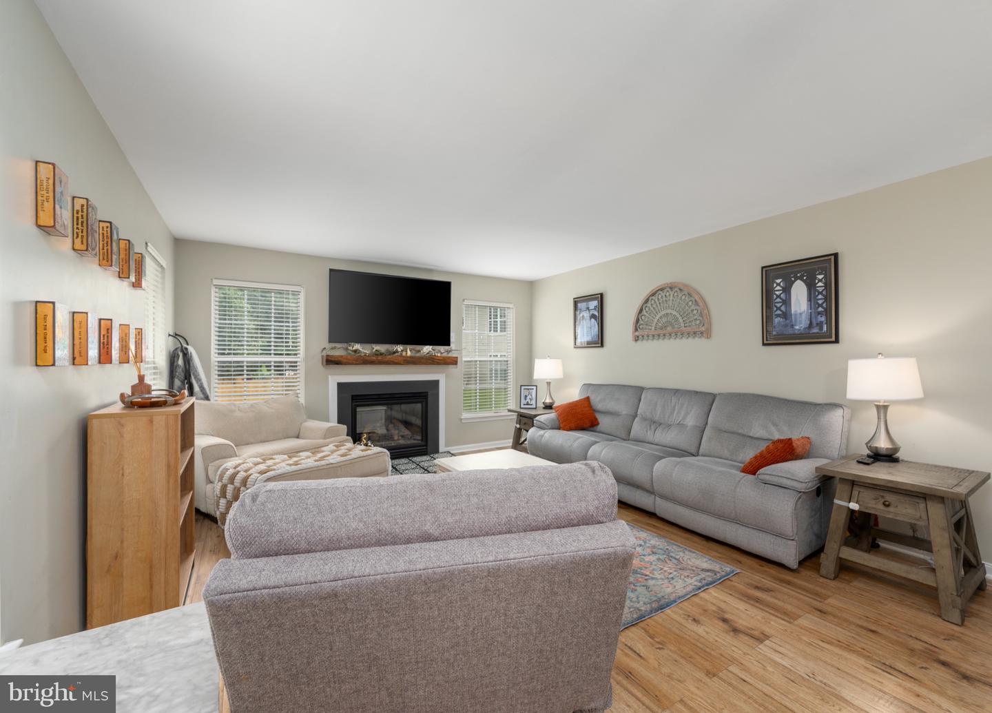 309 Arlington Ct Property Photo 6