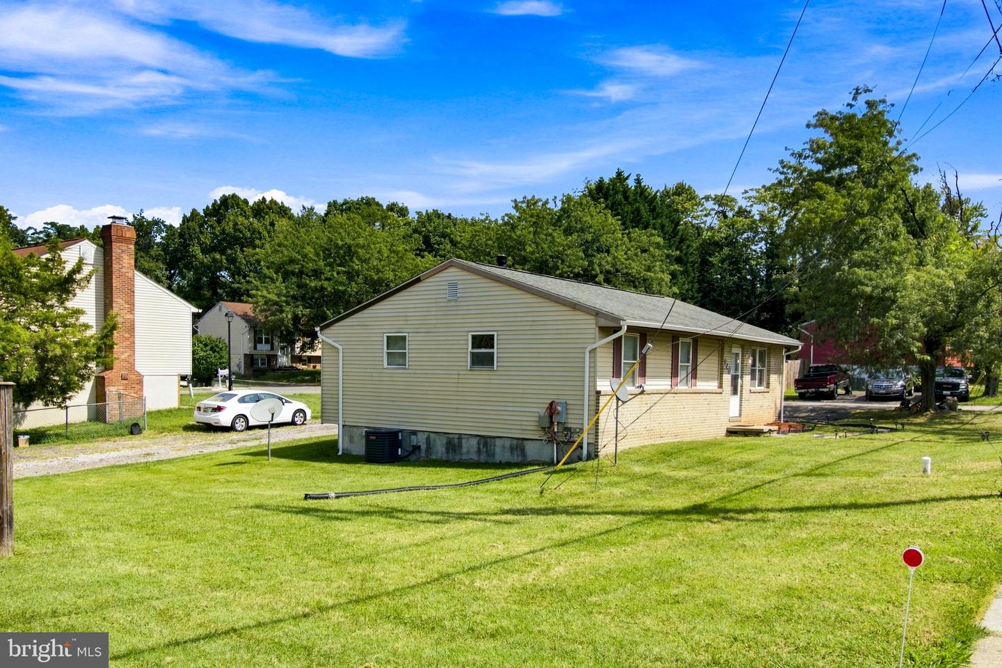 940 Hammonds Ln Property Photo 3
