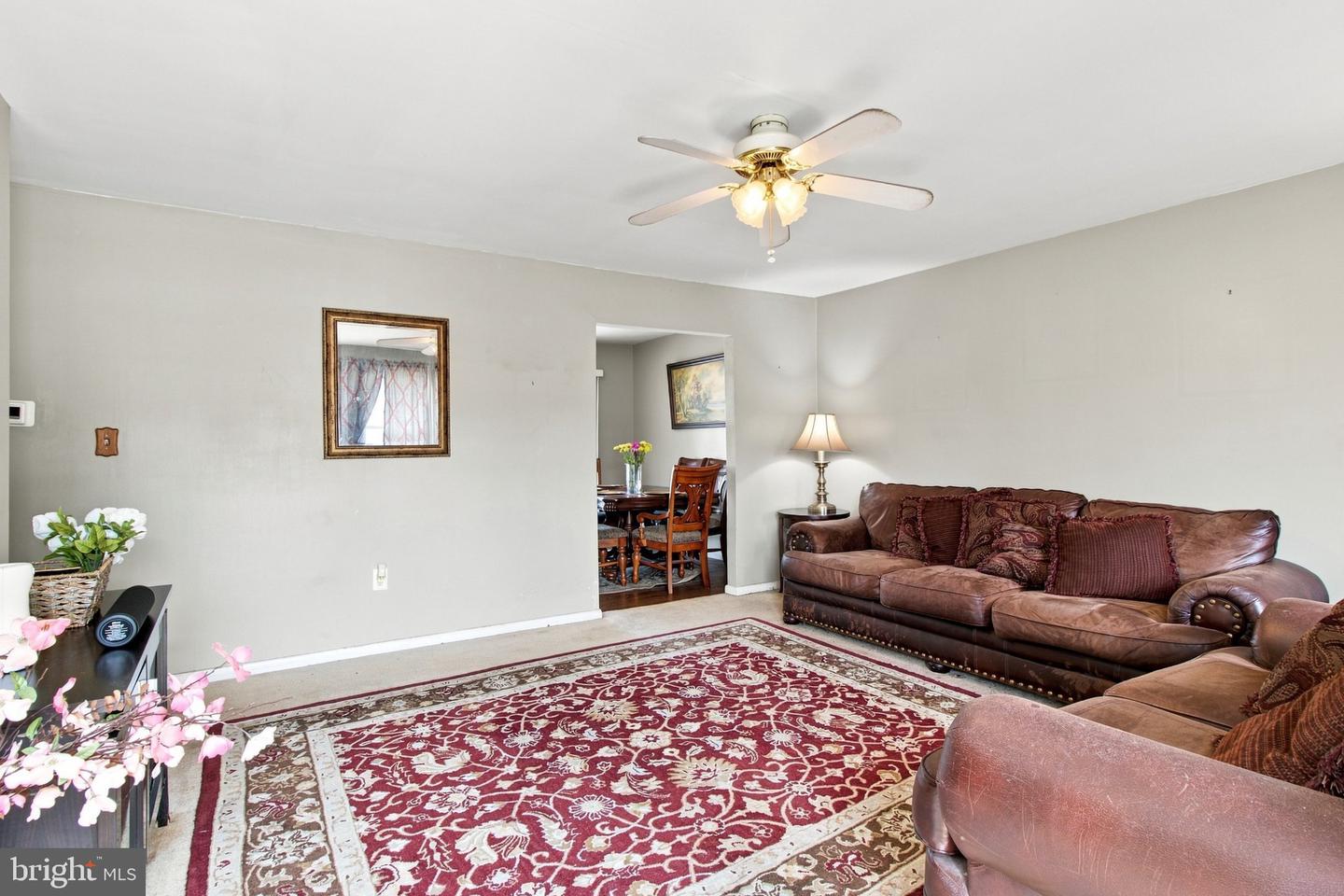 940 Hammonds Ln Property Photo 7