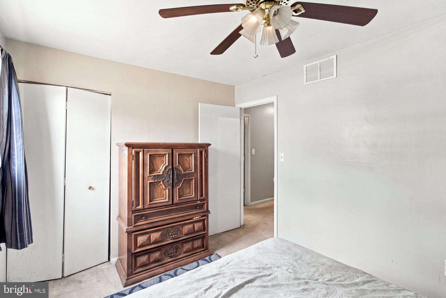940 Hammonds Ln Property Photo 18