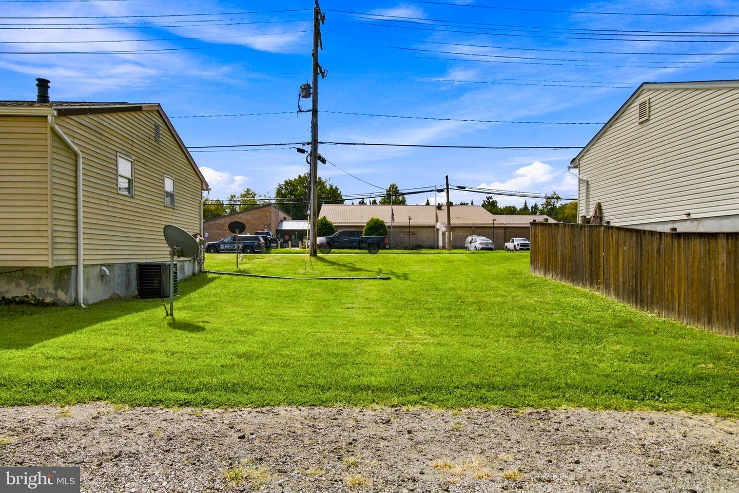 940 Hammonds Ln Property Photo 34