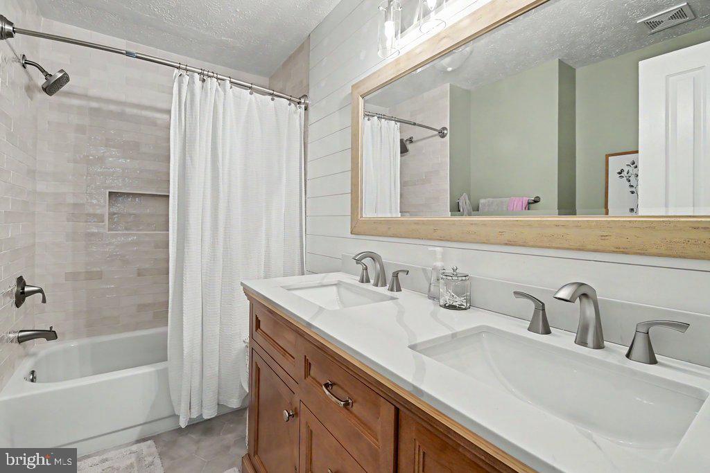 2567 Stow Ct Property Photo 24