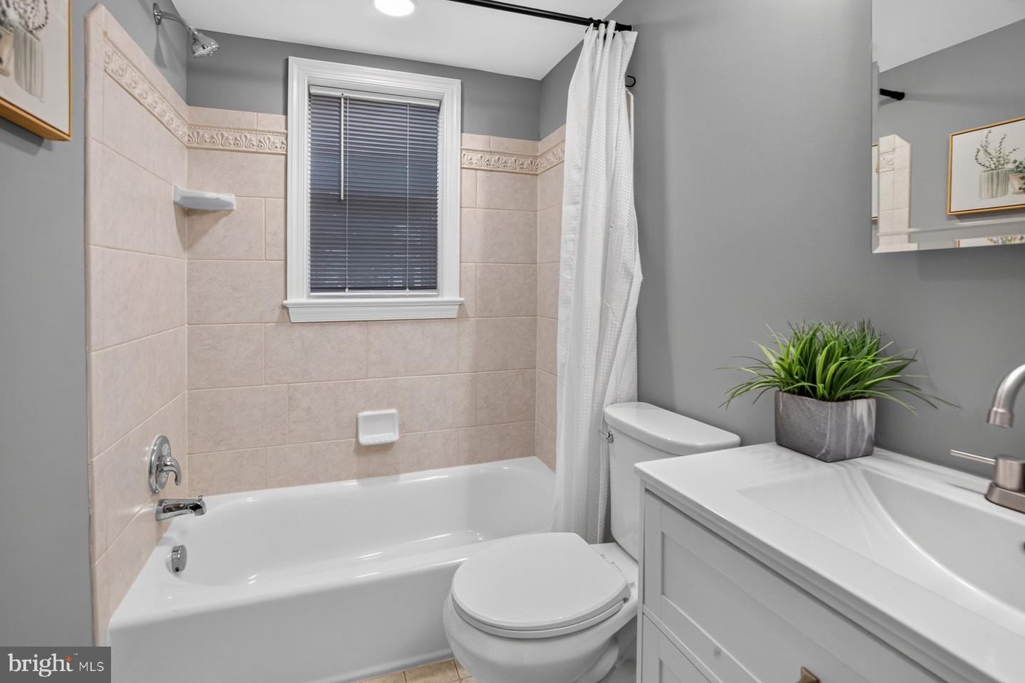 1194 Oak Ave Property Photo 25