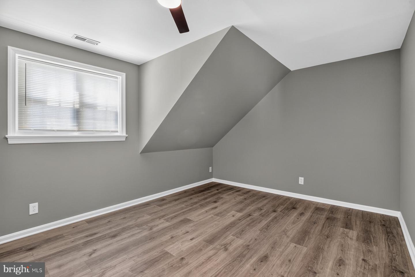 1194 Oak Ave Property Photo 26