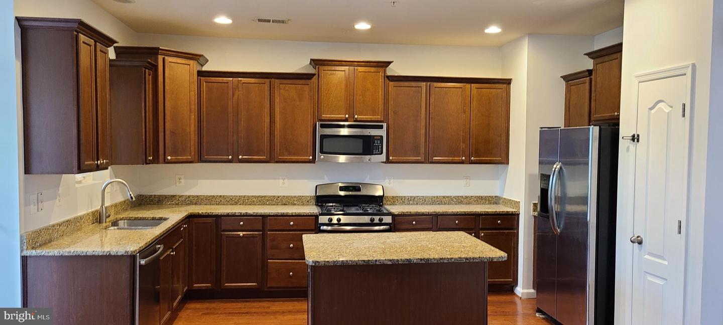7538 Stonehouse Run Dr Property Photo 7