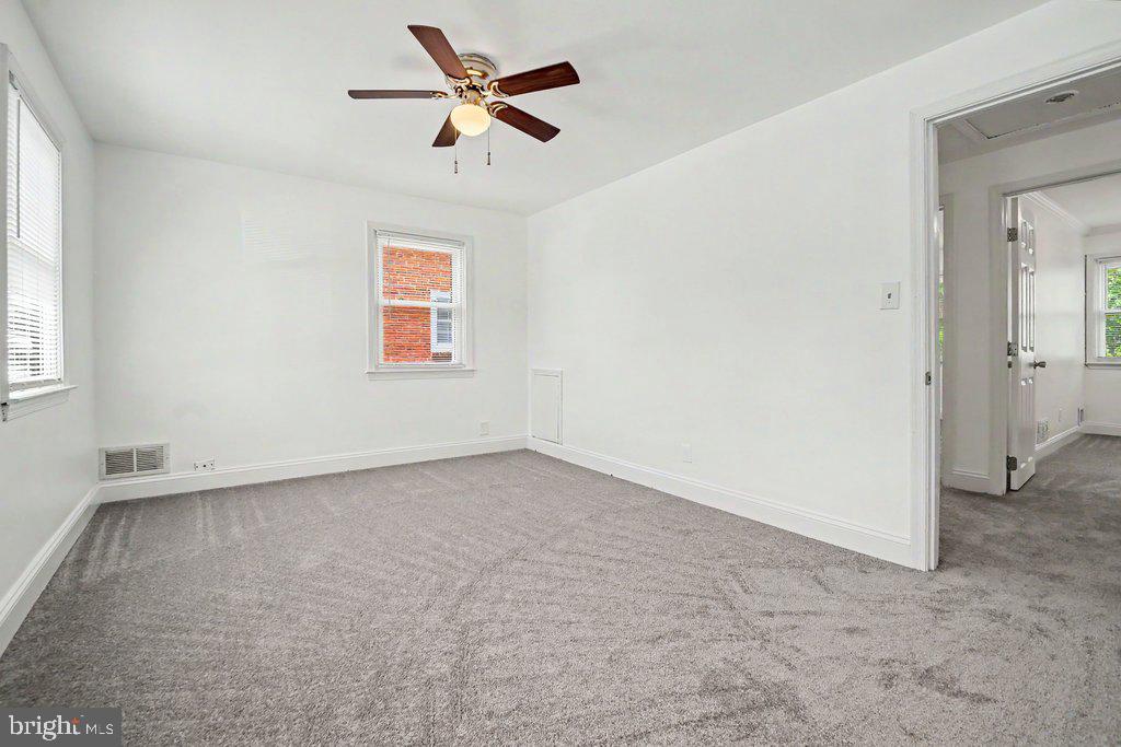 222 8th Ave Property Photo 15