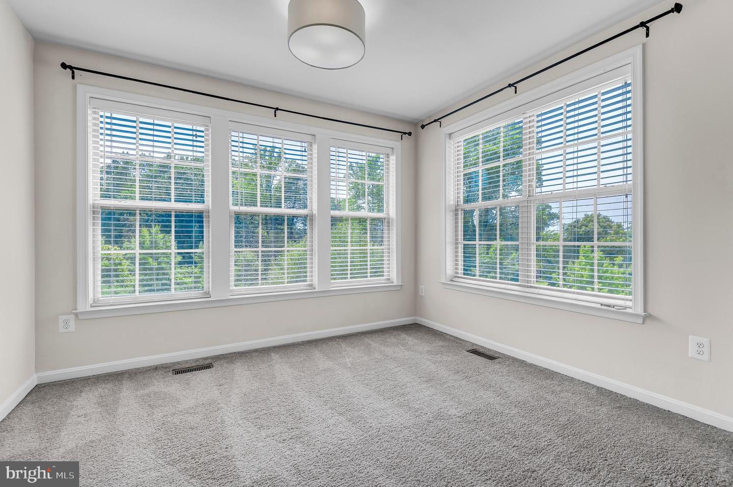 903 Whitstable Blvd Property Photo 23