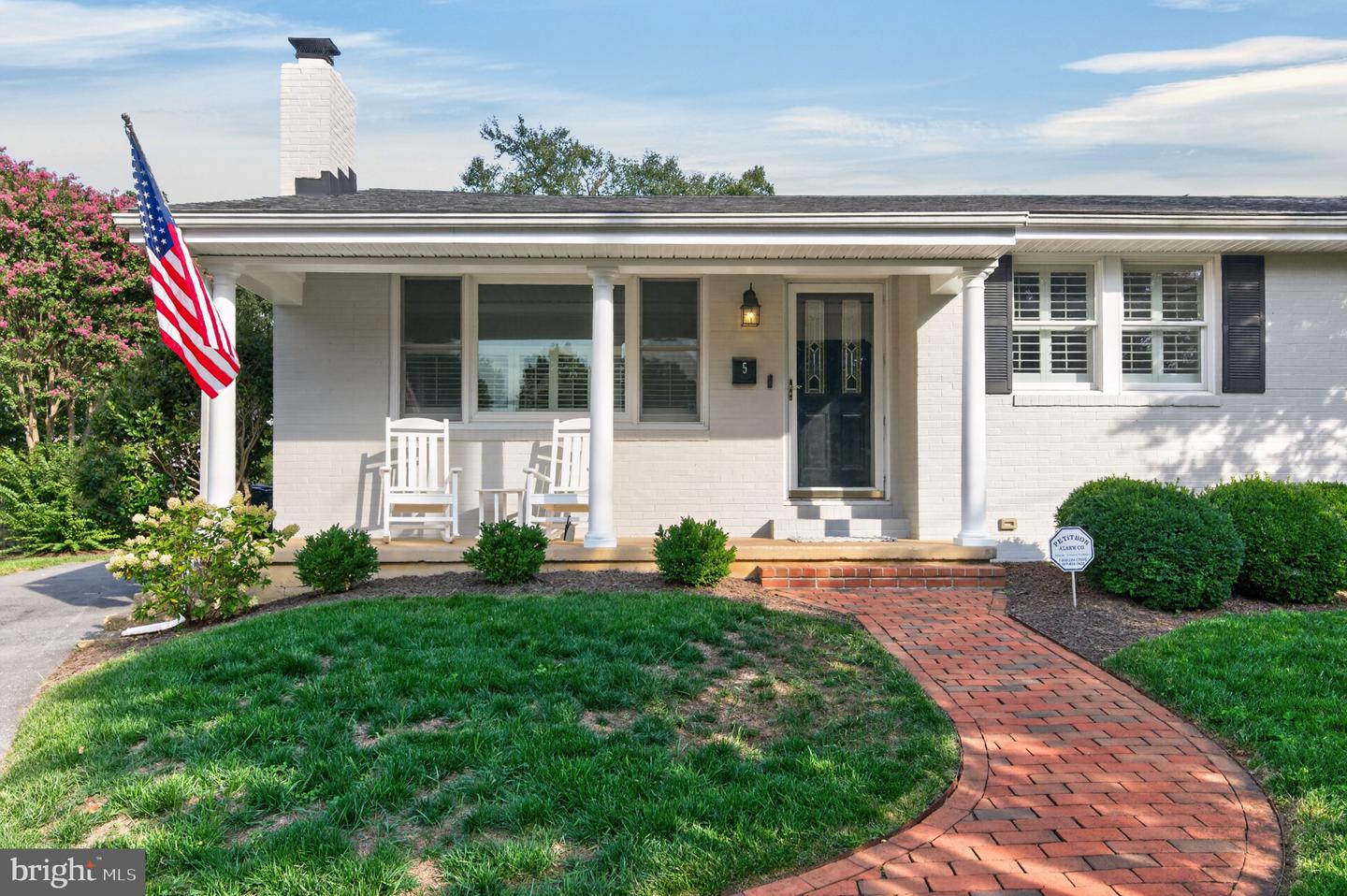 5 Bristol Cir Property Photo 3
