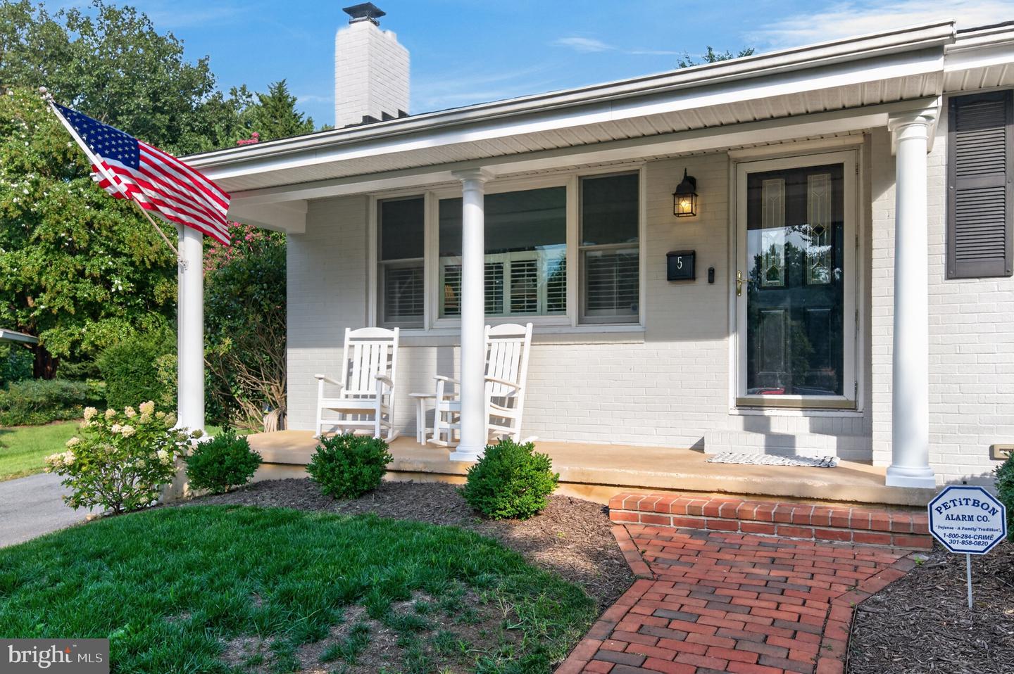 5 Bristol Cir Property Photo 4