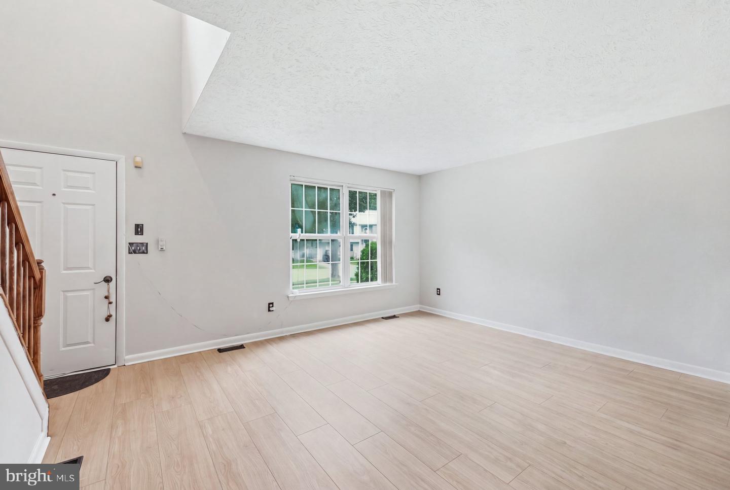409 Lily Brook Ct Property Photo 3