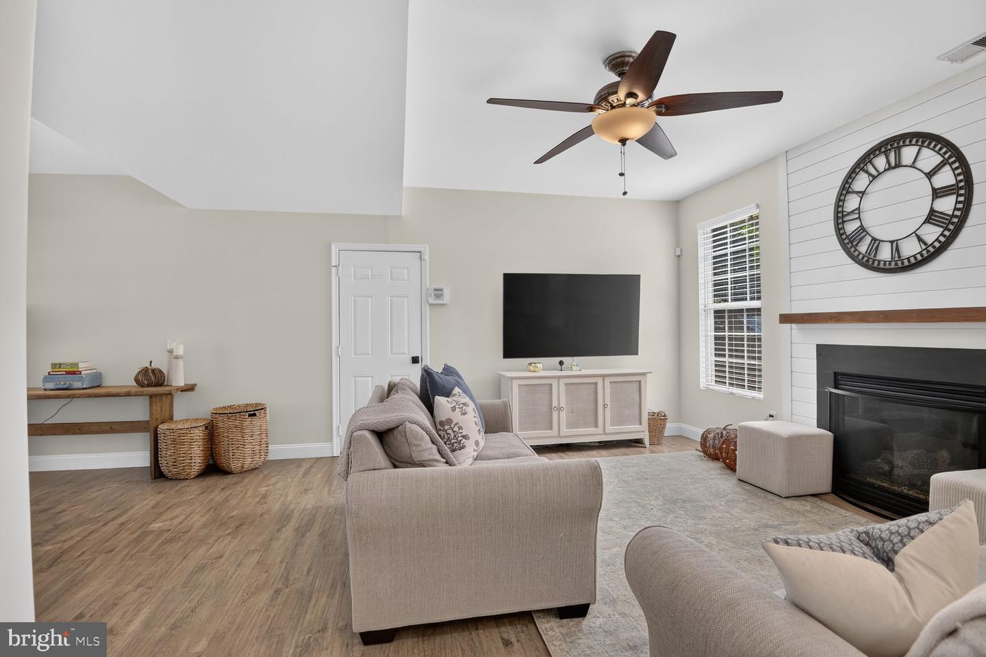 1405 James Way Property Photo 7