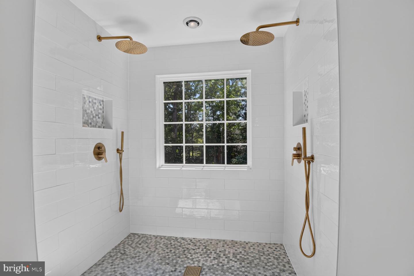 1405 James Way Property Photo 18