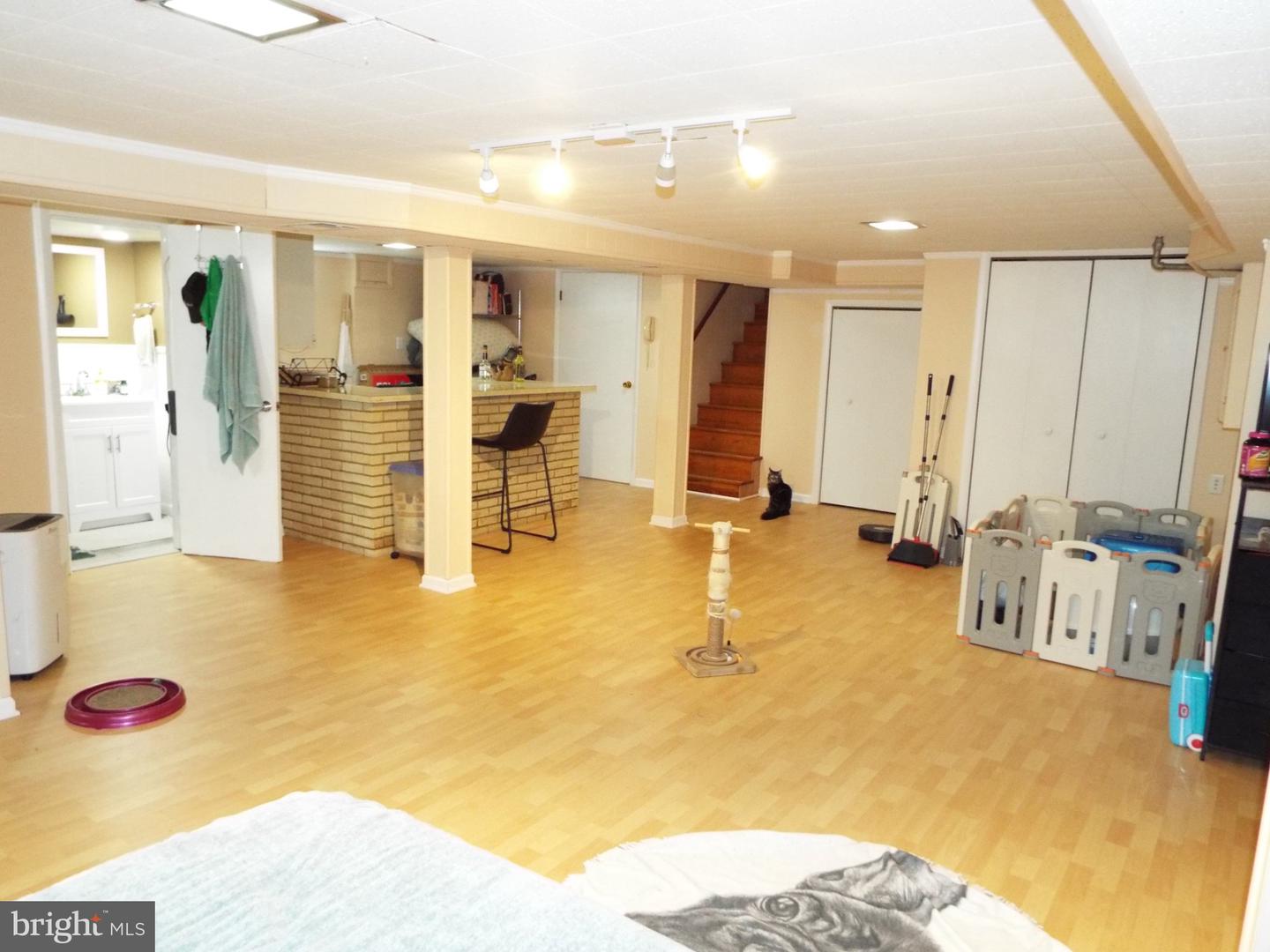 905 Wanda Rd Property Photo 13
