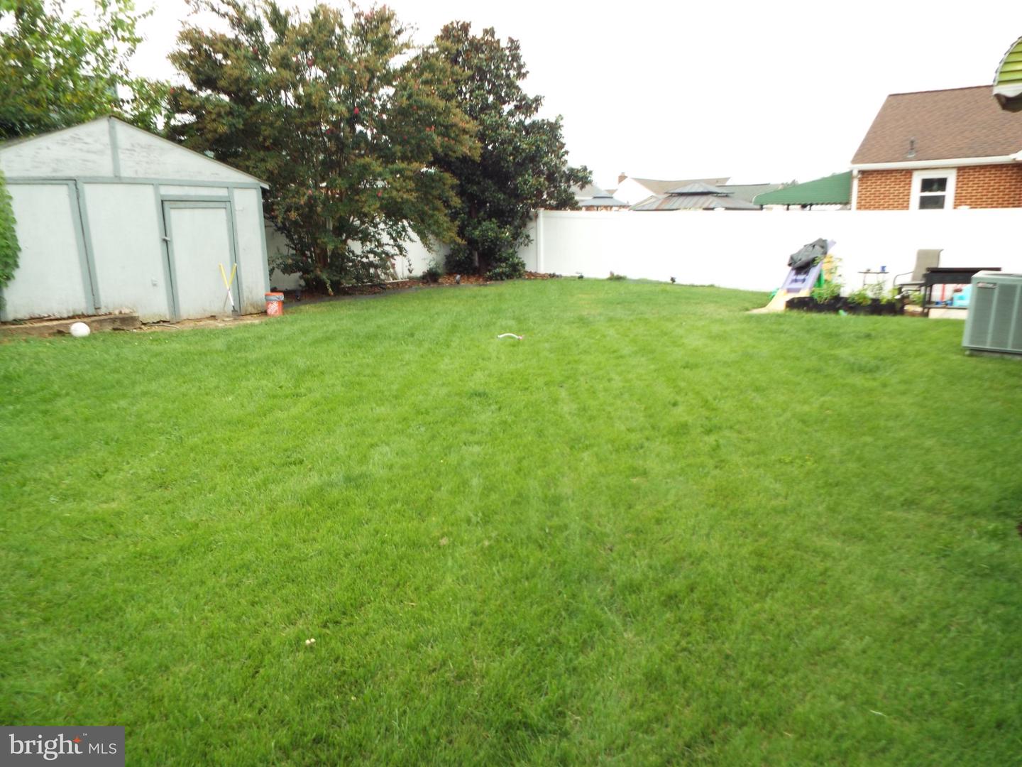 905 Wanda Rd Property Photo 16