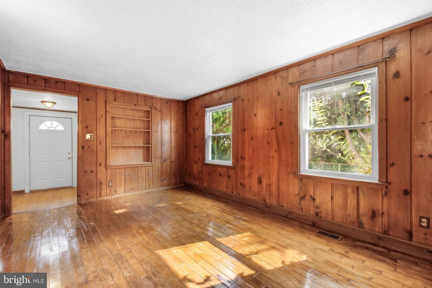 301 Lakeview Ave Property Photo 4