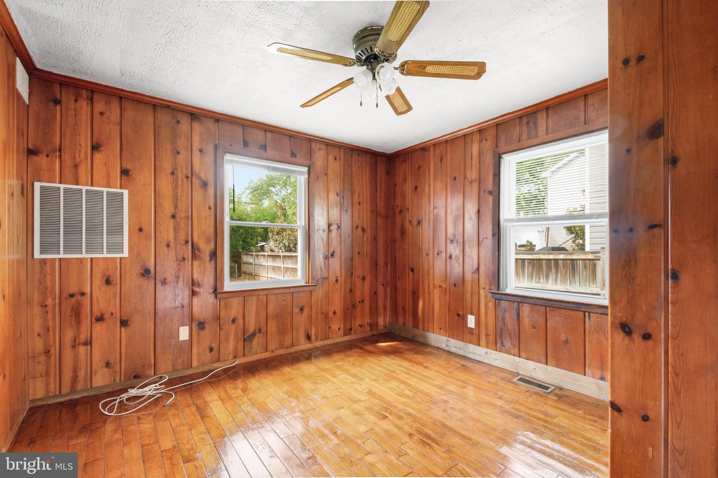 301 Lakeview Ave Property Photo 11