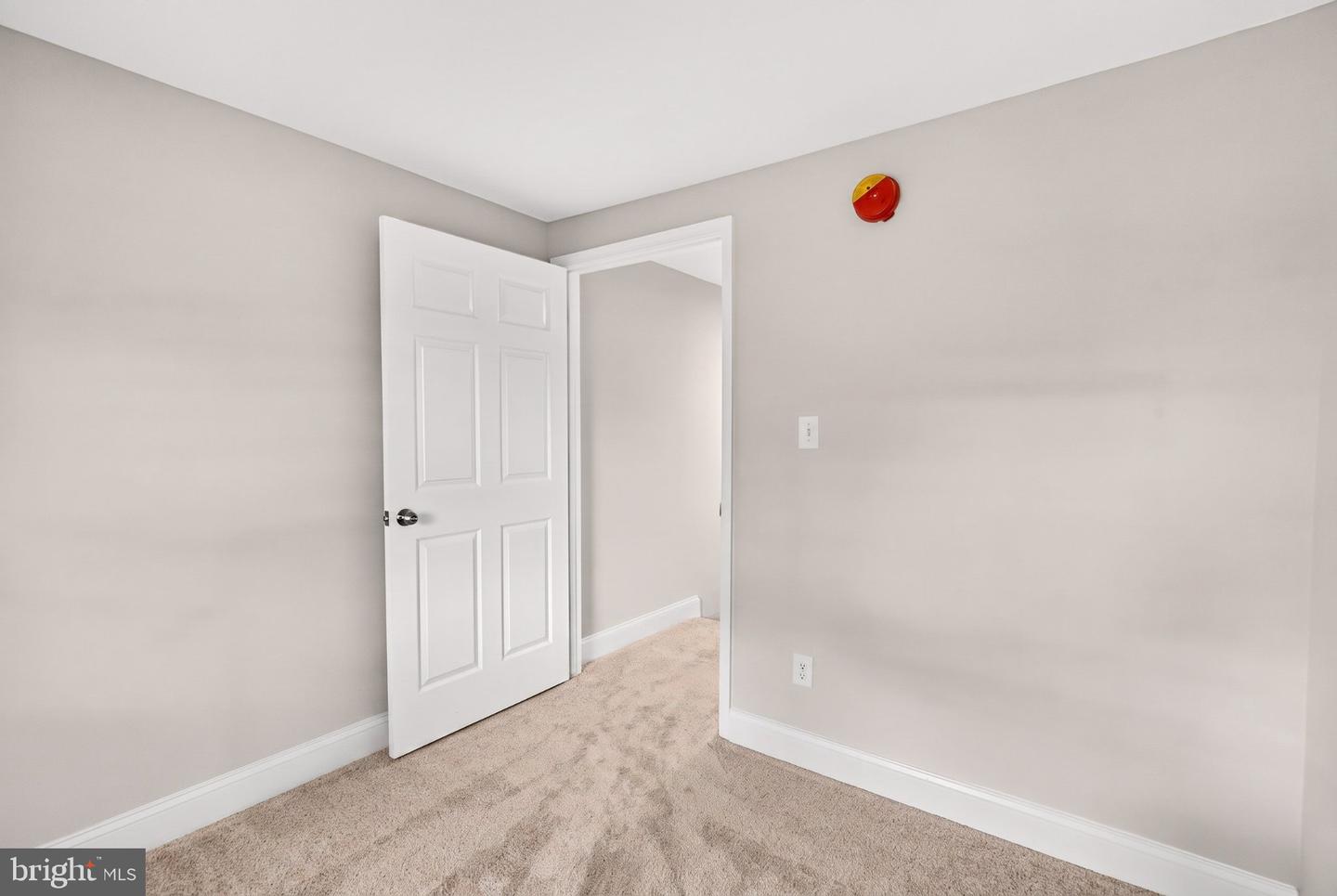 266 Chalet Cir E Property Photo 14