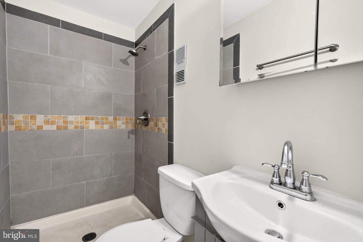266 Chalet Cir E Property Photo 21