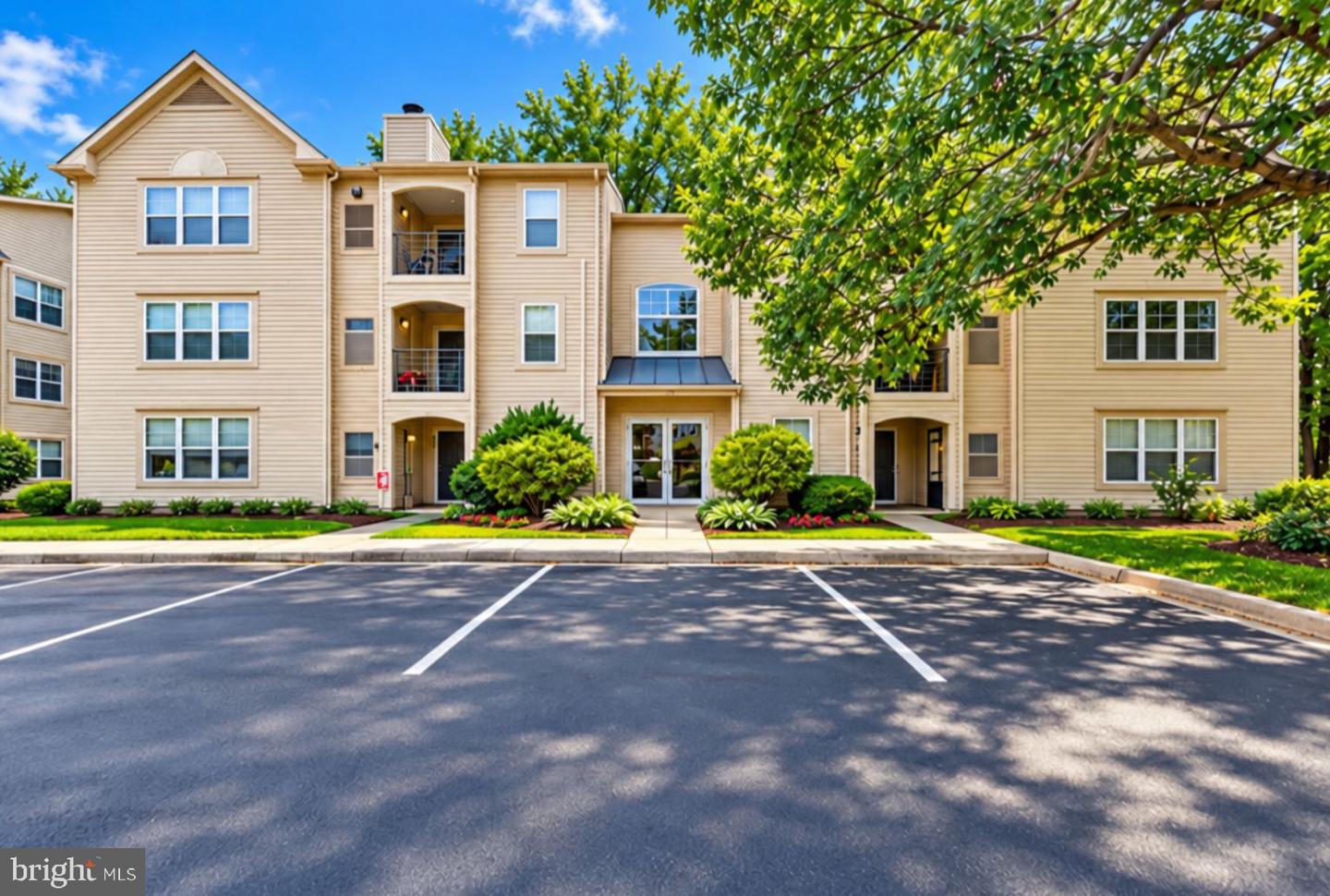 30 HEARTHSTONE CT #G Property Photo 1