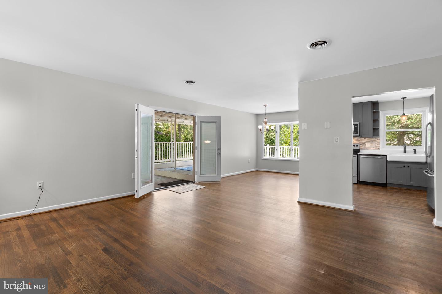 809 Hollywood Blvd Property Photo 6