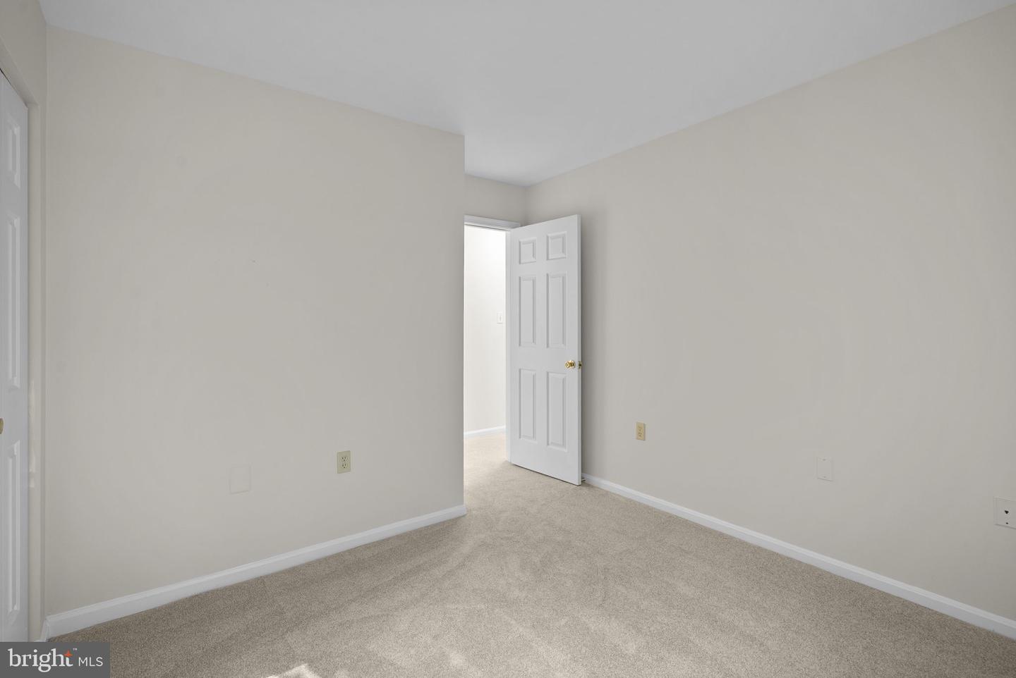 953 Mastline Dr Property Photo 23