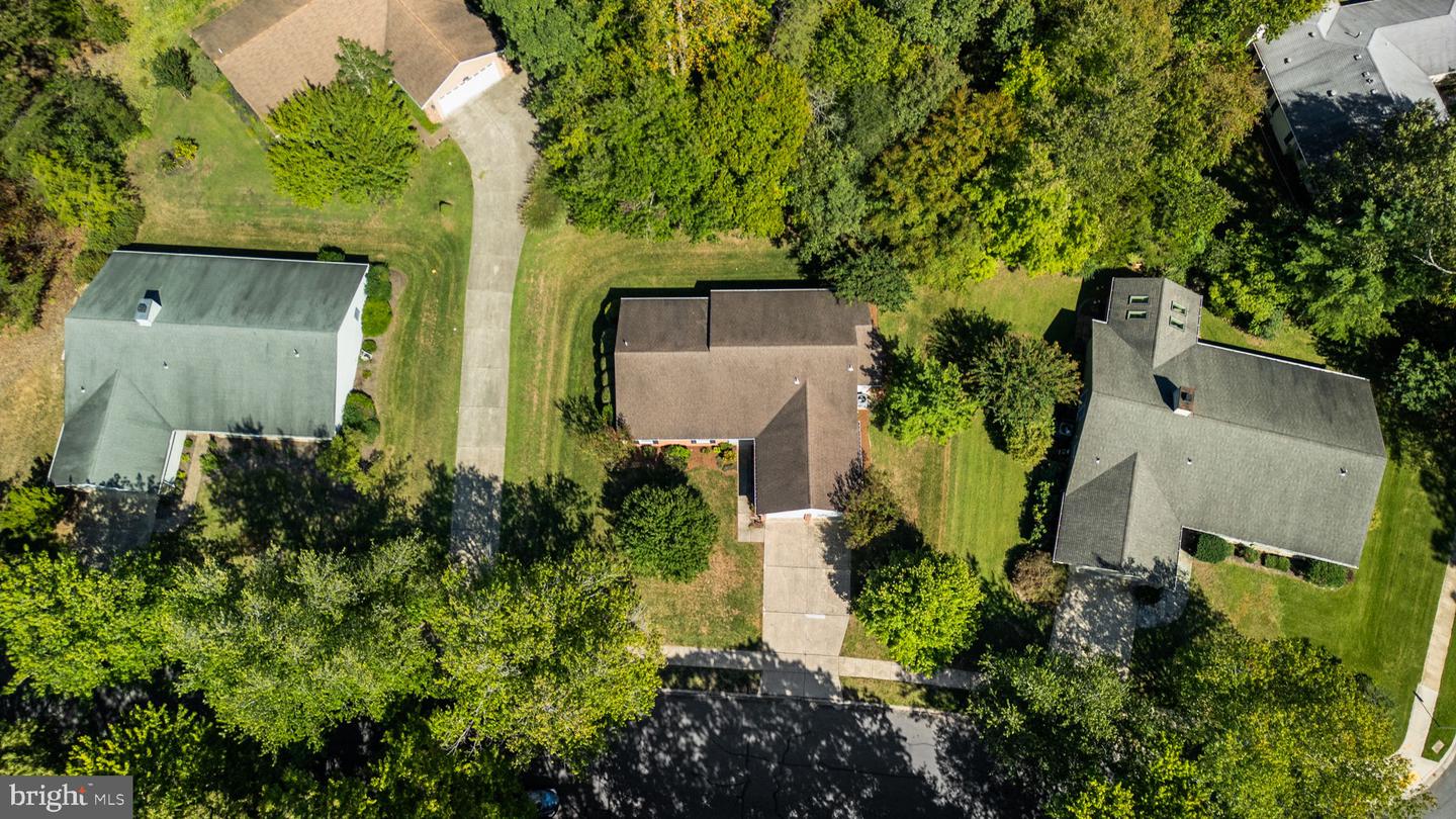 953 Mastline Dr Property Photo 33