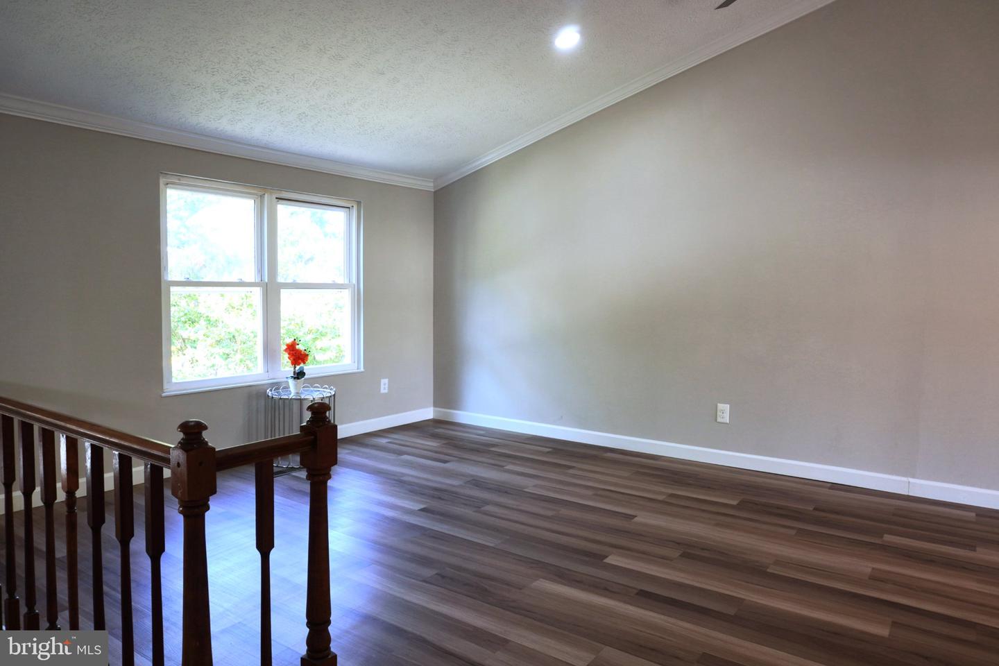 1408 Boulder Ct Property Photo 3