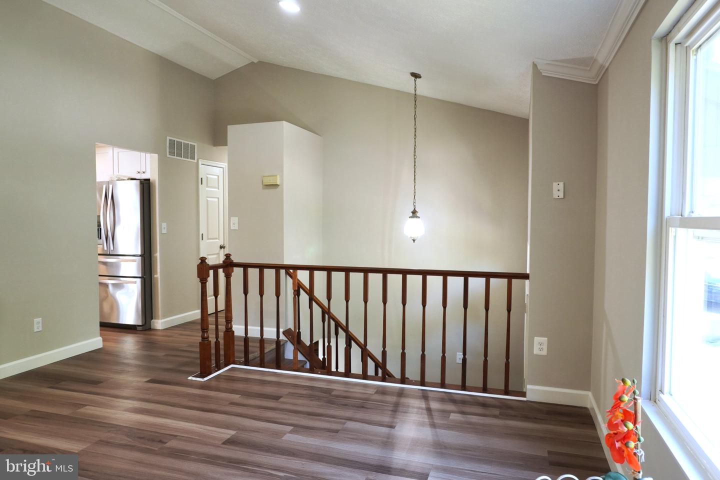 1408 Boulder Ct Property Photo 4