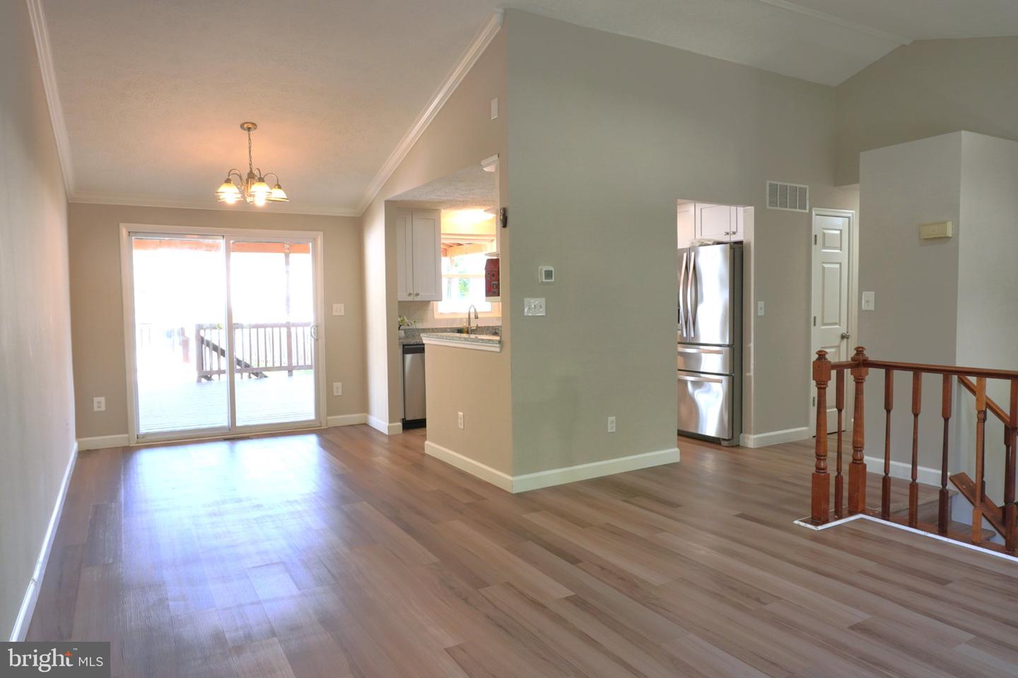 1408 Boulder Ct Property Photo 5