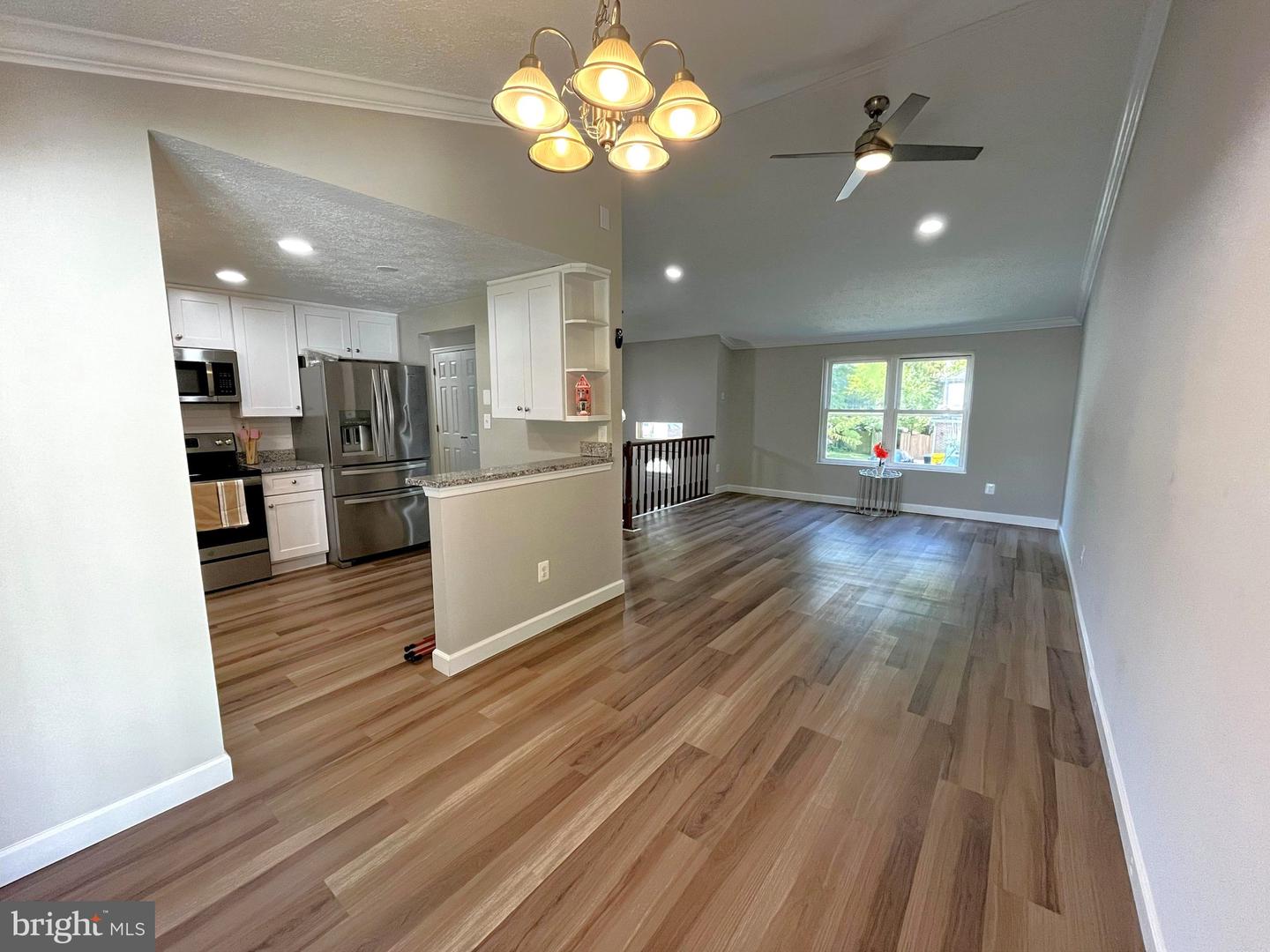 1408 Boulder Ct Property Photo 6