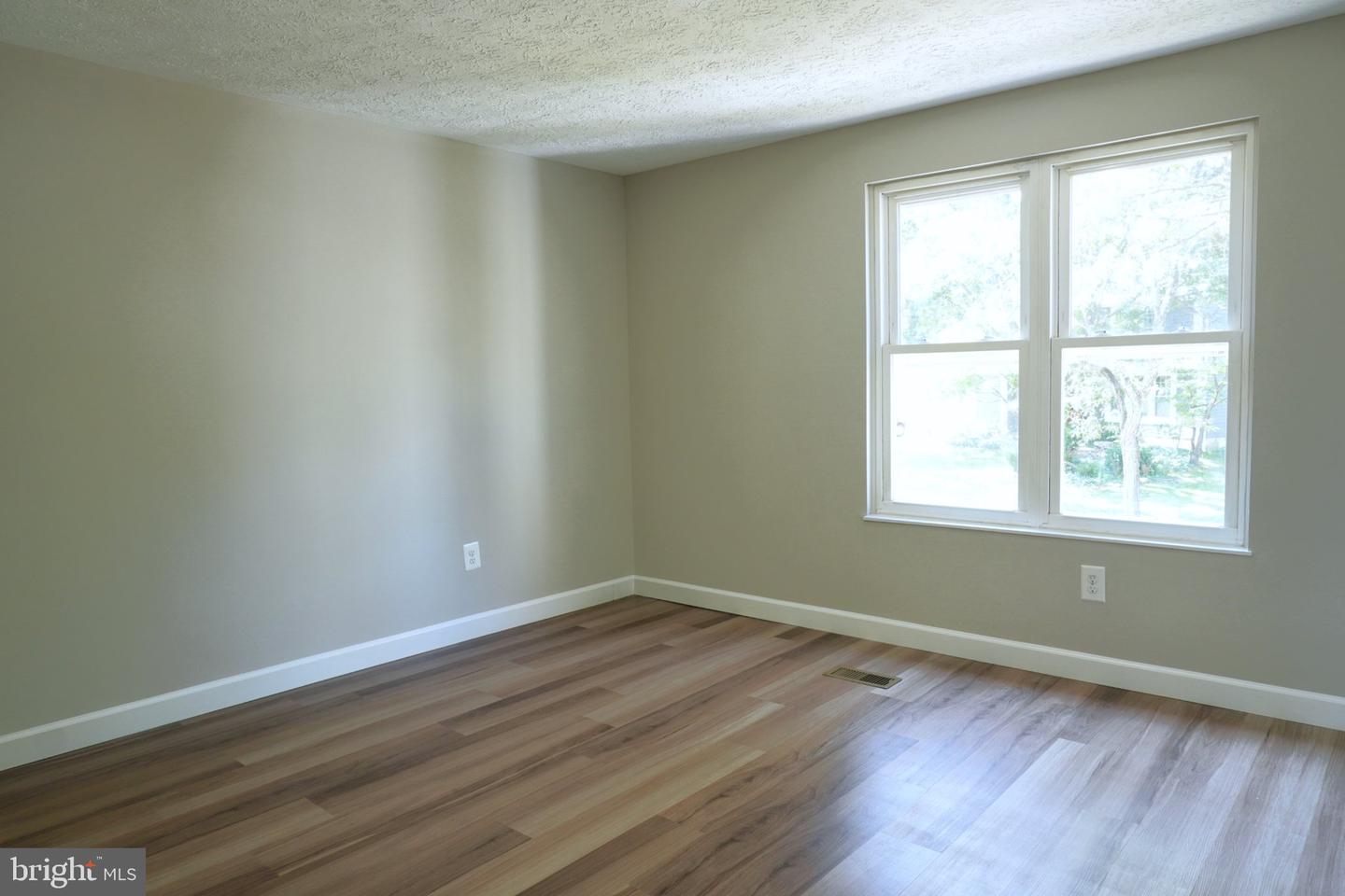 1408 Boulder Ct Property Photo 10