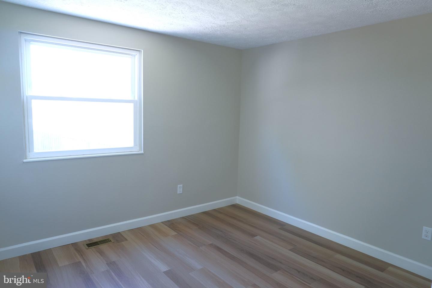 1408 Boulder Ct Property Photo 11