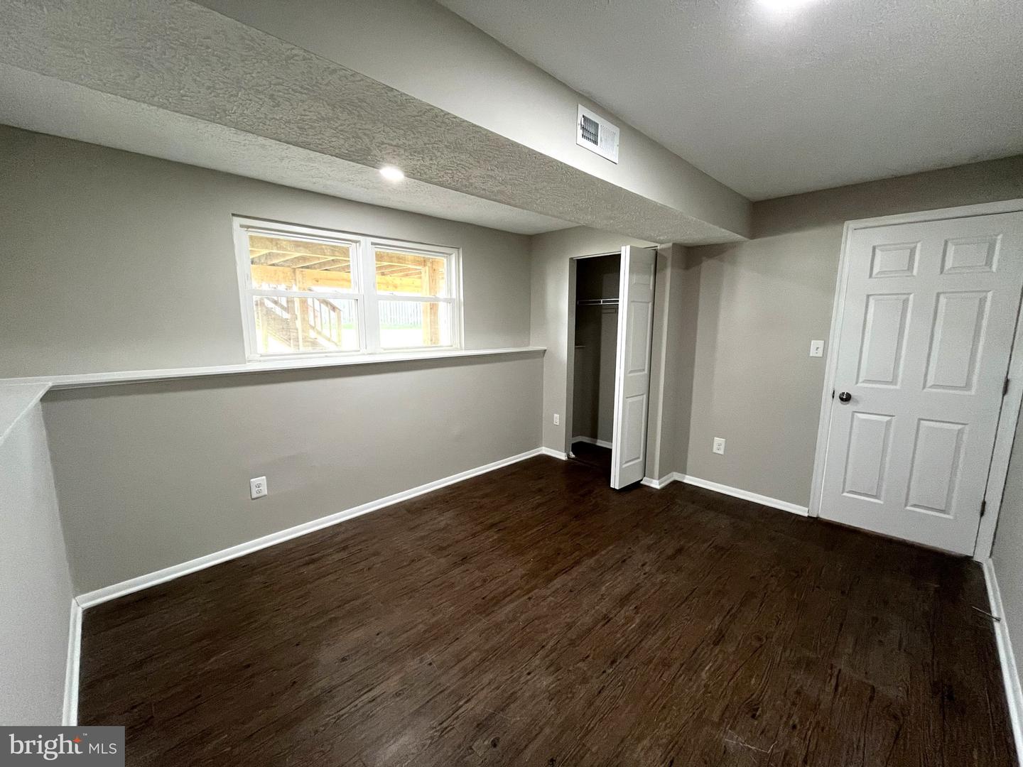 1408 Boulder Ct Property Photo 17