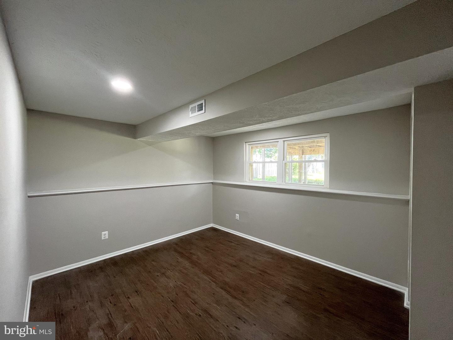 1408 Boulder Ct Property Photo 18