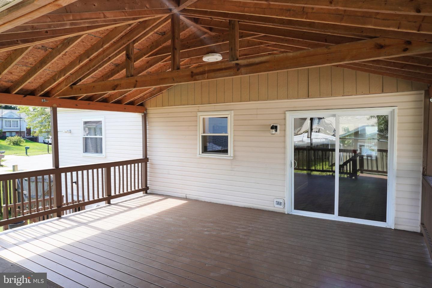 1408 Boulder Ct Property Photo 23