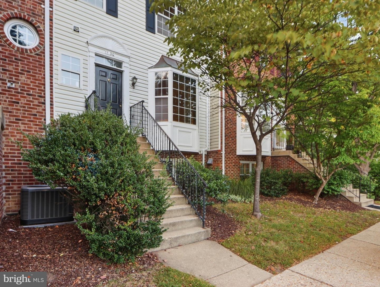 1130 Wickford Ct Property Photo 2