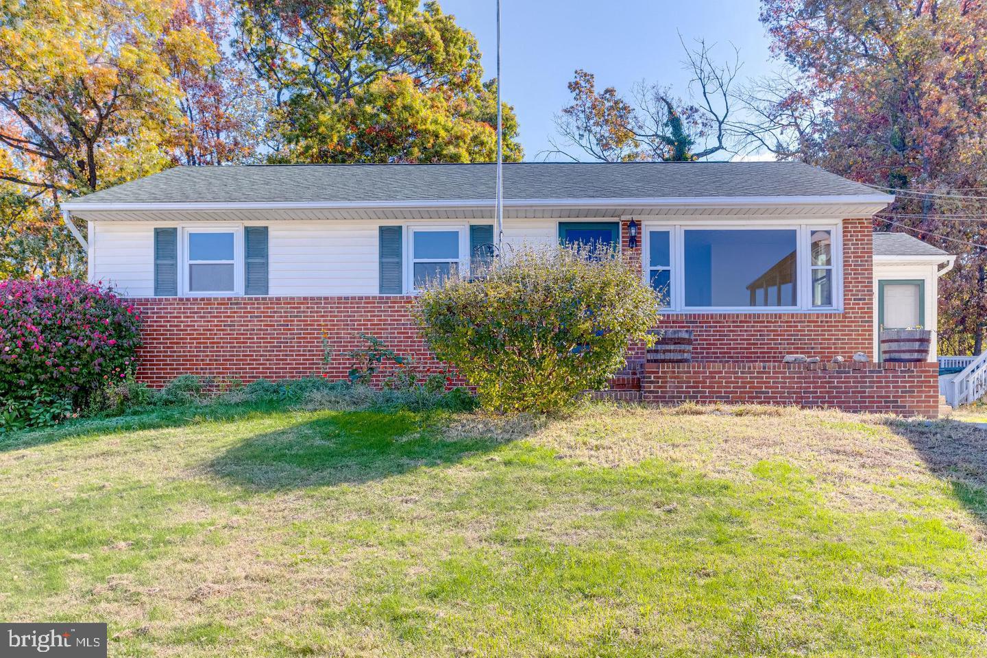 461 OAKTON RD Property Photo 1