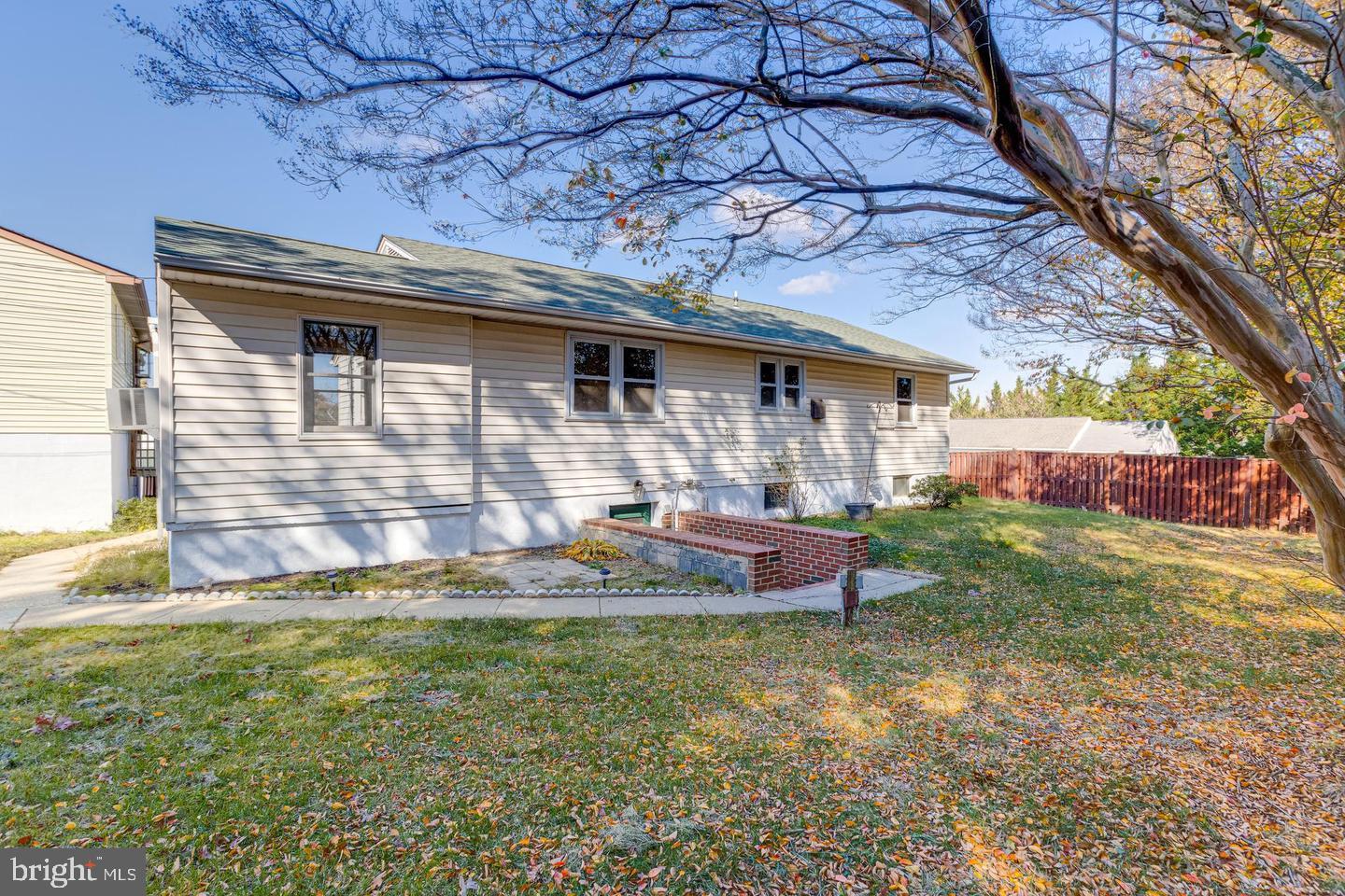 461 Oakton Rd Property Photo 2