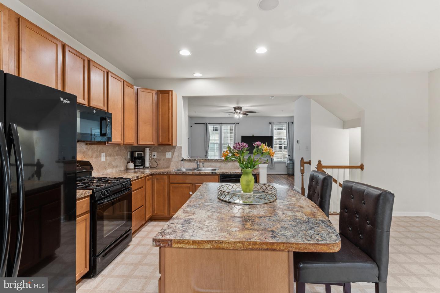 737 Olive Wood Property Photo 18