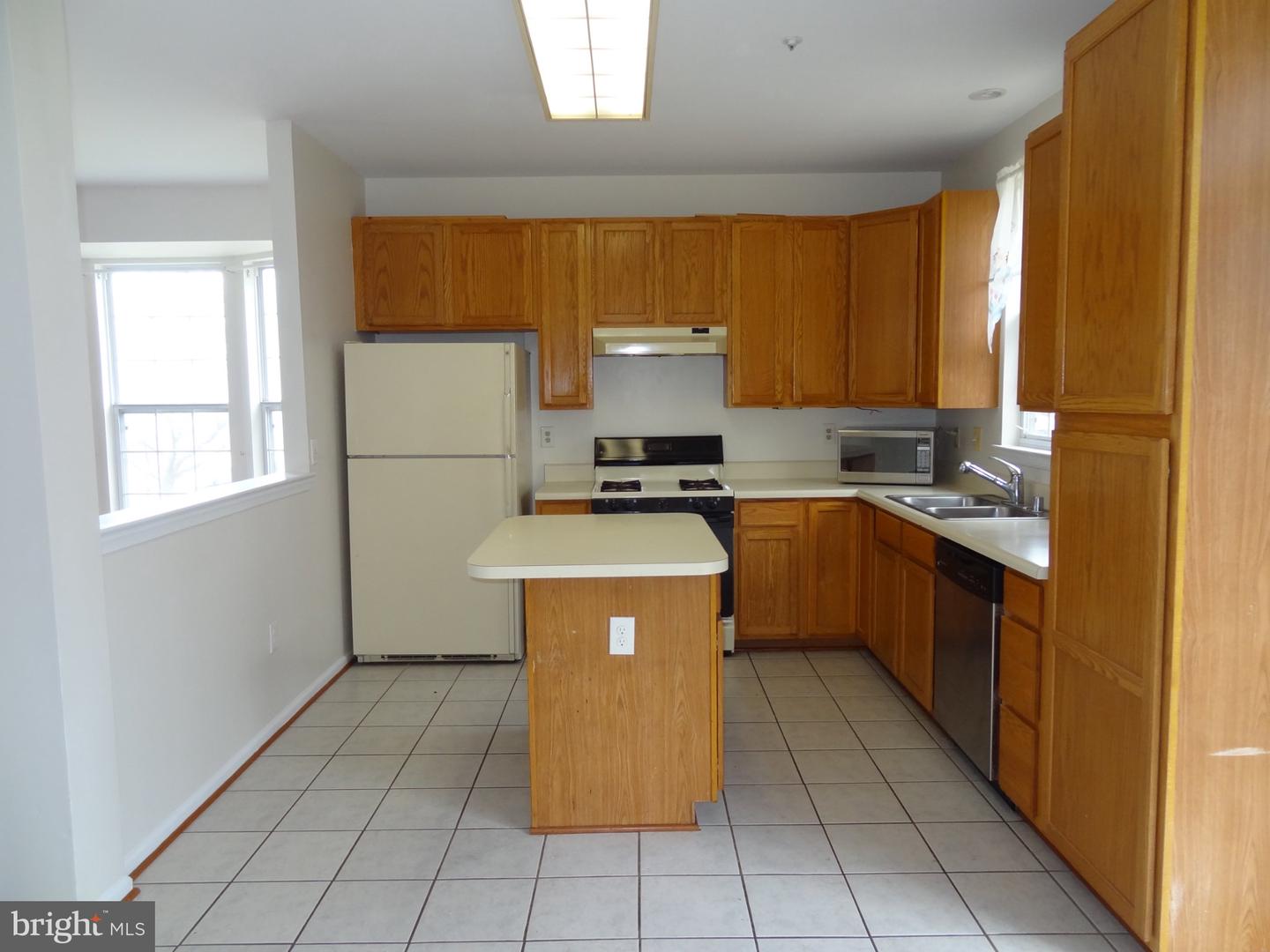 836 Knob Ct Property Photo 6
