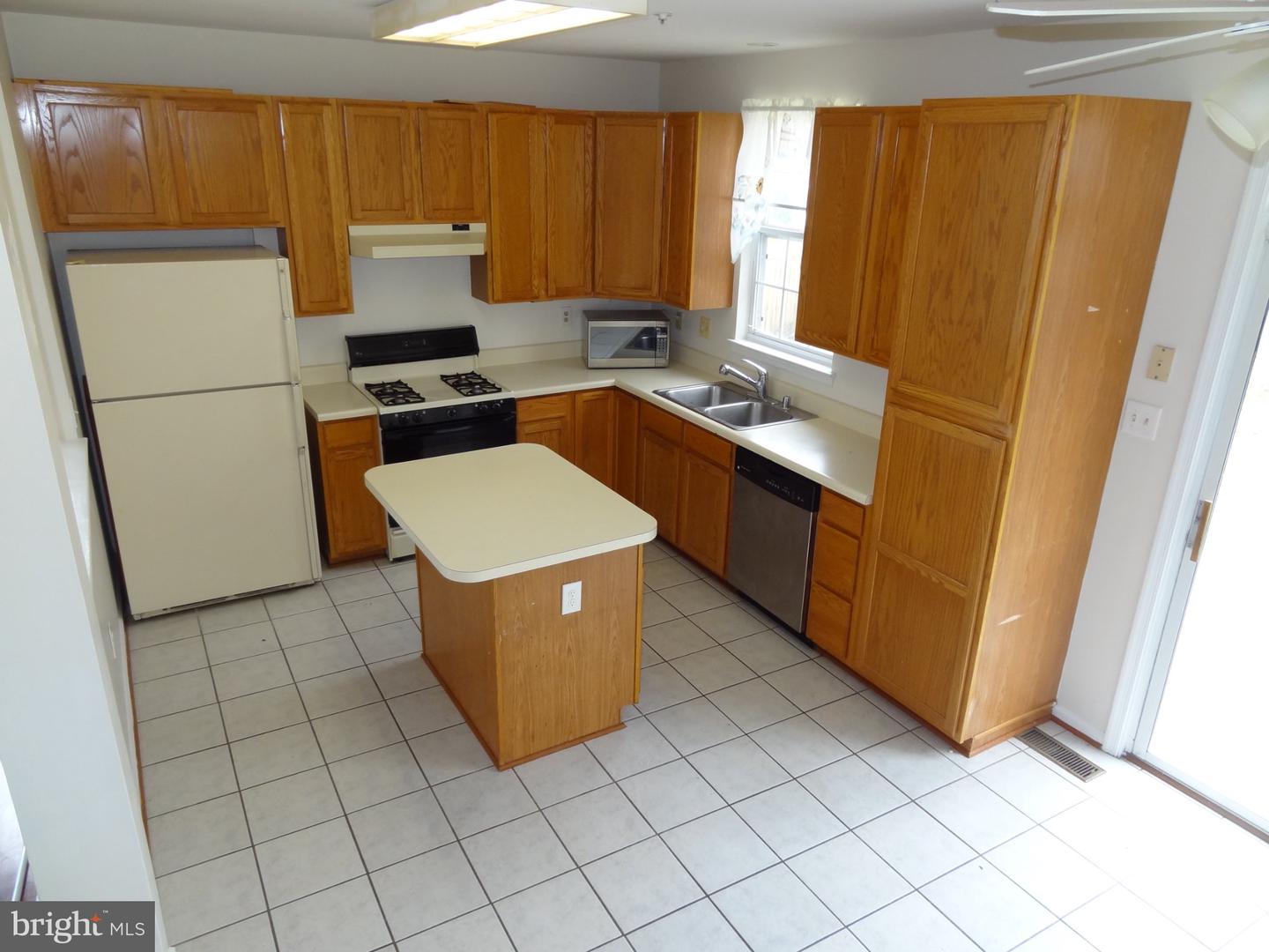 836 Knob Ct Property Photo 9