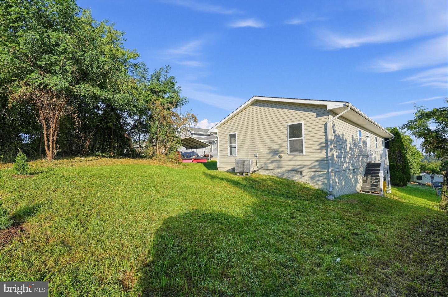 207 Elizabeth Ave Property Photo 5