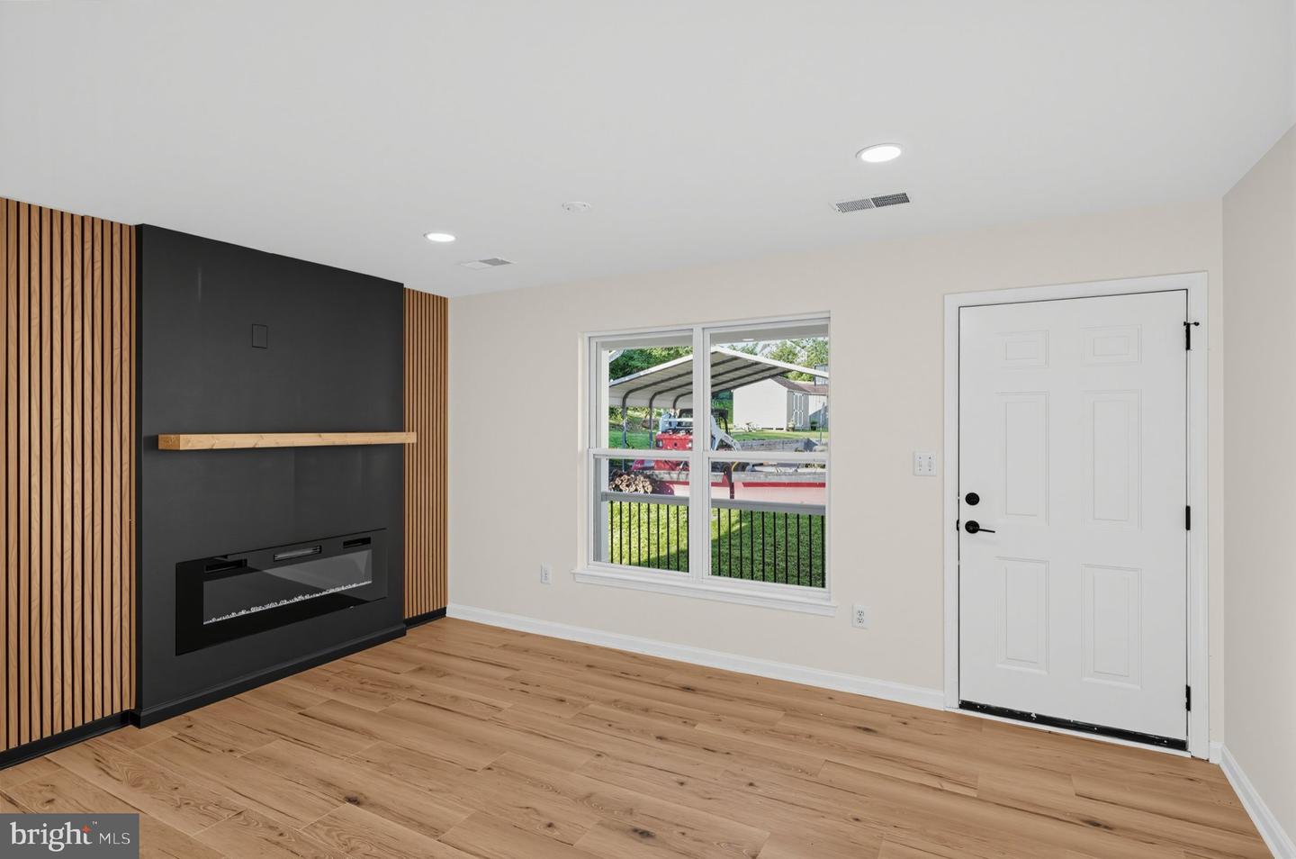 207 Elizabeth Ave Property Photo 10
