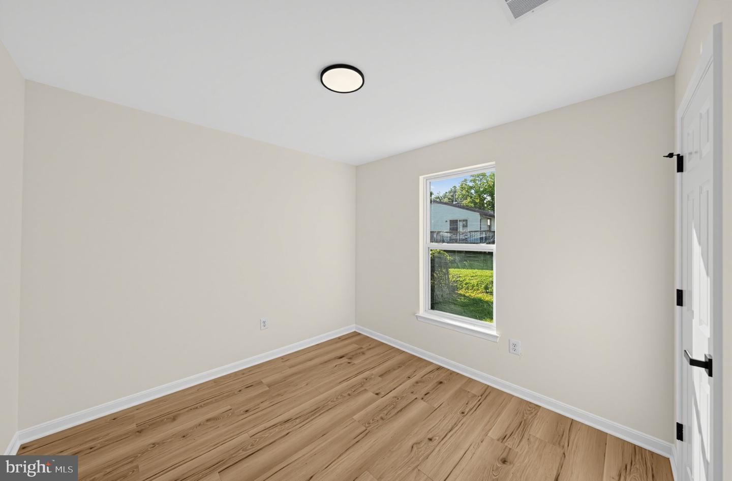 207 Elizabeth Ave Property Photo 23